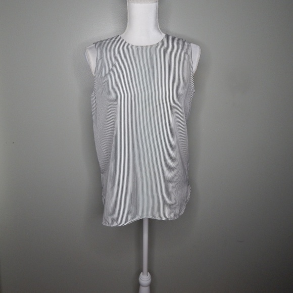 Everlane Tops - everlane women silk sleeveless shirt sz 4 blk&wht